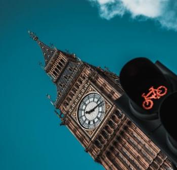 Bike sign infront of Big Ben